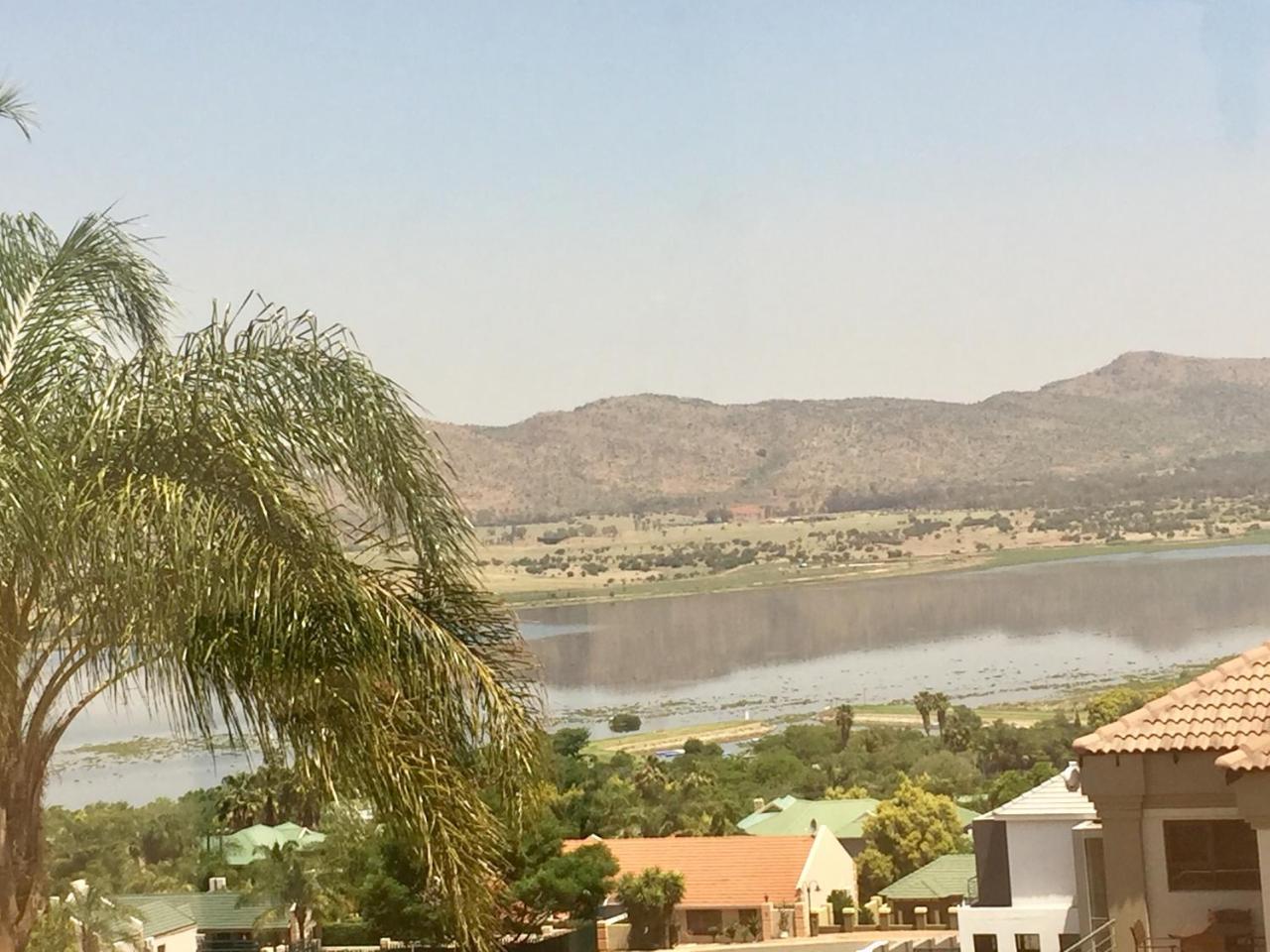 Re-Union Vacations Hotel Hartbeespoort Exterior photo
